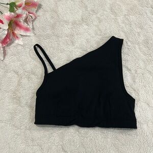 Sweaty Betty London - Black Asymmetrical Sports Bra (Padded)